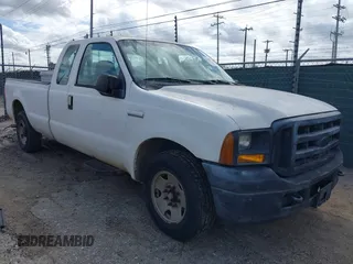 2006 Ford F-250 XL with VIN 1FTSX20576EB27268, listed as a IAAI auction lot 42550976 with 222,582 mi miles and . Bid and sale history available at DreamBid. Image 1.