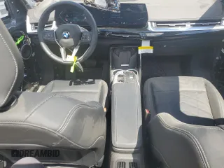 2025 BMW X1 xDrive28i z VIN WBX73EF03S5165138, wystawiony jako Copart lot #54831835 z przebiegiem 2 955 mil mil oraz Szkoda całkowita • Salvage title. Historia ofert i sprzedaży dostępna na DreamBid. Obrazek 8.
