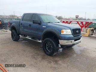 2004 Ford F-150 XLT with VIN 1FTPW14584KB95073, listed as a IAAI auction lot 41815933 with 223,420 mi miles. Bid and sale history available at carsss.com. Image 1.