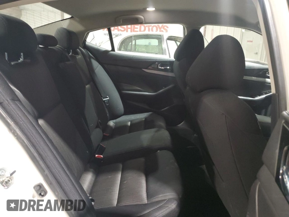 2017 Nissan Maxima S with VIN 1N4AA6AP6HC385662, listed as a Copart auction lot 45093465 with 95,978 mi miles and Salvage Title. Bid and sale history available at DreamBid. Image 10.