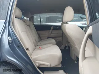 2011 Toyota Highlander with VIN 5TDZK3EH8BS028548, listed as a IAAI auction lot 41346300 with 198,043 mi miles. Bid and sale history available at carsss.com. Image 8.