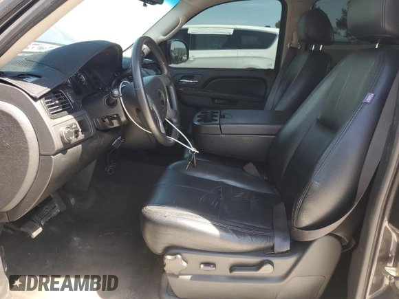 2011 Chevrolet Tahoe LS with VIN 1GNSCAE09BR139659, listed as a Copart auction lot 52492505 with 97,365 mi miles and Salvage title. Bid and sale history available at DreamBid. Image 7.
