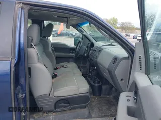 2007 Ford F-150 XLT z VIN 1FTPX14V17FB17308, wystawiony jako IAAI lot #42182220 z przebiegiem 178 669 mil mil oraz . Historia ofert i sprzedaży dostępna na DreamBid. Obrazek 5.