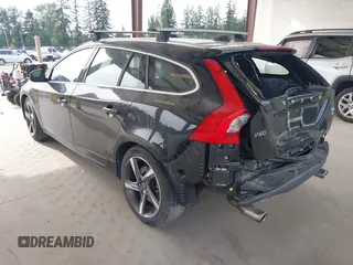 2015 Volvo V60 z VIN YV1902SH9F1190853, wystawiony jako IAAI lot #42237421 z przebiegiem 49 122 mil mil oraz . Historia ofert i sprzedaży dostępna na DreamBid. Obrazek 3.