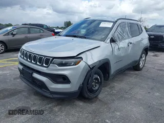 2024 Jeep Compass Latitude with VIN 3C4NJDBN6RT109646, listed as a IAAI auction lot 42017663 with 17,239 mi miles. Bid and sale history available at carsss.com. Image 2.