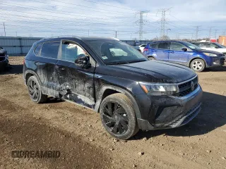 2024 Volkswagen Taos SE z VIN 3VVVX7B2XRM050831, wystawiony jako Copart lot #42519705 z przebiegiem 9 271 mil mil oraz Szkoda całkowita • Salvage title. Historia ofert i sprzedaży dostępna na DreamBid. Obrazek 4.