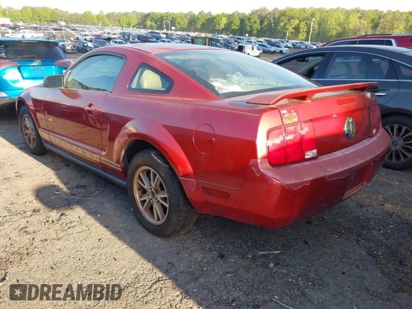 2005 Ford Mustang Deluxe with VIN 1ZVFT80N855132474, listed as a IAAI auction lot 42048955 with 199,930 mi miles. Bid and sale history available at carsss.com. Image 3.