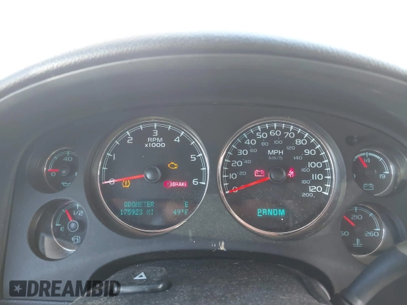2013 GMC Yukon XL SLT with VIN 1GKS1KE02DR176998, listed as a IAAI auction lot 41839522 with 175,923 mi miles. Bid and sale history available at carsss.com. Image 7.