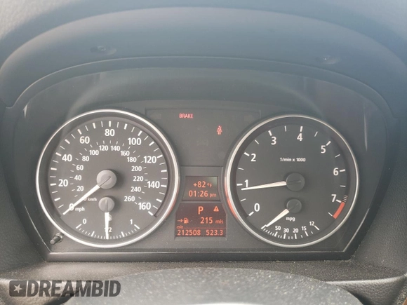 2006 BMW 3 Series 330i with VIN WBAVB33536KS34085, listed as a Copart auction lot 71541384 with 212,508 mi miles and Salvage Title. Bid and sale history available at DreamBid. Image 9.