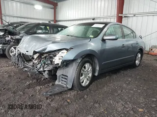 2011 Nissan Altima 2.5 S with VIN 1N4AL2AP9BN479047, listed as a IAAI auction lot 40429411 with 195,352 mi miles. Bid and sale history available at carsss.com. Image 2.