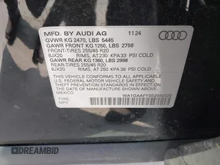 2025 Audi Q5 S line Premium z VIN WA1GAAFY3S2040329, wystawiony jako IAAI lot #41896569 z przebiegiem 2 575 mil mil oraz . Historia ofert i sprzedaży dostępna na DreamBid. Obrazek 9.