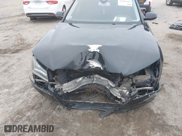 2011 Audi A8 z VIN WAURVAFDXBN026102, wystawiony jako IAAI lot #39096660 z przebiegiem 151 060 mil mil oraz . Historia ofert i sprzedaży dostępna na DreamBid. Obrazek 6.