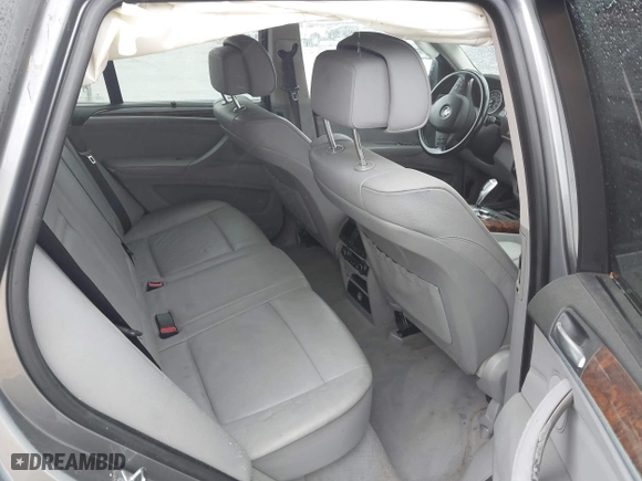 2009 BMW X5 30i with VIN 5UXFE43579L271366, listed as a IAAI auction lot 41831724 with 129,107 mi miles. Bid and sale history available at carsss.com. Image 8.