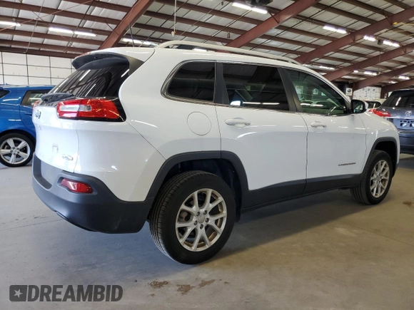 2017 Jeep Cherokee Latitude with VIN 1C4PJLCB9HW667975, listed as a Copart auction lot 62476195 with 189,332 mi miles and Clean title. Bid and sale history available at DreamBid. Image 3.
