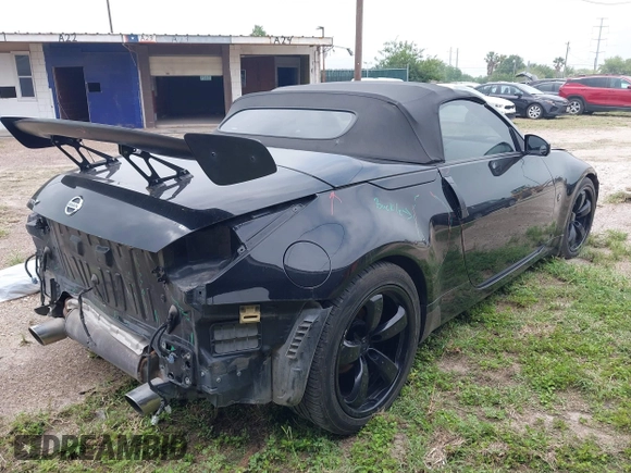 2004 Nissan 350Z Touring with VIN JN1AZ36A44T011330, listed as a IAAI auction lot 41925648 with 139,353 mi miles. Bid and sale history available at carsss.com. Image 4.