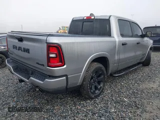 2025 Ram 1500 Big Horn z VIN 1C6SRFFP5SN502795, wystawiony jako IAAI lot #41498981 z przebiegiem 6 565 mil mil oraz . Historia ofert i sprzedaży dostępna na DreamBid. Obrazek 4.