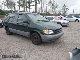 2000 Toyota Sienna CE with VIN 4T3ZF19C7YU240601, listed as a IAAI auction lot 41709617 with 999,999 mi miles. Bid and sale history available at carsss.com. Image 1.