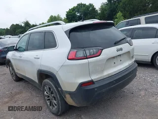 2021 Jeep Cherokee Altitude with VIN 1C4PJLLB8MD103661, listed as a IAAI auction lot 39517776 with 95,292 mi miles. Bid and sale history available at carsss.com. Image 3.