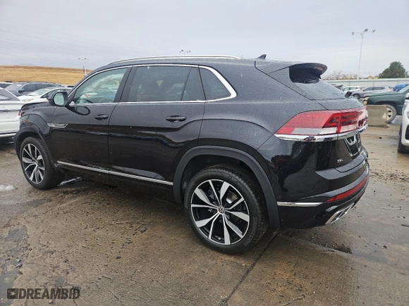 2024 Volkswagen Atlas Cross Sport 2.0T SEL Premium R-Line with VIN 1V2FE2CA1RC261577, listed as a Copart auction lot 78635014 with 184 mi miles and Salvage Title. Bid and sale history available at carsss.com. Image 2.