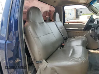 2008 Ford F-250 XL with VIN 1FTNF20588EE00477, listed as a Copart auction lot 61615835 with 351,235 mi miles and Salvage title. Bid and sale history available at DreamBid. Image 10.
