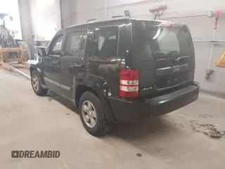 2012 Jeep Liberty Sport z VIN 1C4PJMAK0CW117405, wystawiony jako IAAI lot #42514487 z przebiegiem 111 757 mil mil oraz . Historia ofert i sprzedaży dostępna na DreamBid. Obrazek 3.