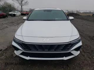 2024 Hyundai Elantra Limited z VIN KMHLN4DJ6RU117057, wystawiony jako Copart lot #52426005 z przebiegiem 10 103 mil mil oraz Szkoda całkowita • Salvage title. Historia ofert i sprzedaży dostępna na DreamBid. Obrazek 5.