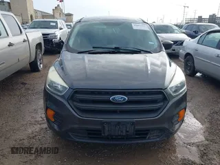 2017 Ford Escape S z VIN 1FMCU0F70HUC24455, wystawiony jako IAAI lot #42093457 z przebiegiem 144 049 mil mil oraz . Historia ofert i sprzedaży dostępna na DreamBid. Obrazek 12.