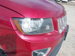 2015 Jeep Compass Latitude with VIN 1C4NJDEB5FD304236, listed as a IAAI auction lot 41747561 with 192,989 mi miles. Bid and sale history available at carsss.com. Image 6.