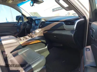 2017 Chevrolet Suburban Premier z VIN 1GNSCJKCXHR208785, wystawiony jako IAAI lot #42166963 z przebiegiem 227 249 mil mil oraz . Historia ofert i sprzedaży dostępna na DreamBid. Obrazek 5.