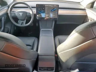 2021 Tesla Model 3 Standard Range Plus z VIN 5YJ3E1EA0MF014607, wystawiony jako Copart lot #47290835 z przebiegiem 43 251 mil mil oraz Szkoda całkowita • Salvage title. Historia ofert i sprzedaży dostępna na DreamBid. Obrazek 8.
