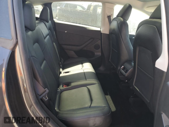 2024 Tesla Model Y z VIN 7SAYGDED7RF050963, wystawiony jako Copart lot #60683895 z przebiegiem 23 100 mil mil oraz Czysty tytuł • Clean title. Historia ofert i sprzedaży dostępna na DreamBid. Obrazek 10.