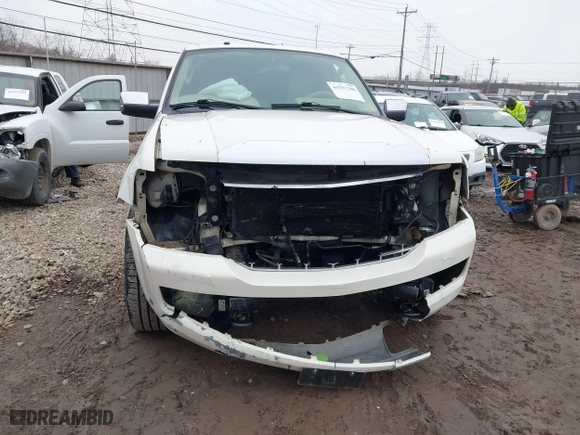 2007 Lincoln Navigator with VIN 5LMFU28567LJ13270, listed as a IAAI auction lot 41537706 with 206,707 mi miles. Bid and sale history available at carsss.com. Image 13.