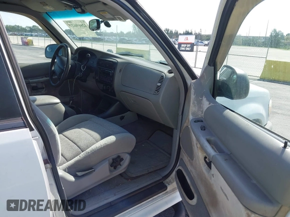 2001 Ford Explorer XLT с VIN 1FMZU63P51UB24634, выставлен на аукционе IAAI как лот 42669627 с пробегом 150 694 миль миль и . История ставок и продаж доступна на DreamBid. Изображение 5.