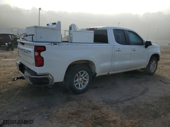 2019 Chevrolet Silverado 1500 LT with VIN 1GCRYDEK8KZ197368, listed as a Copart auction lot 81066254 with 103,917 mi miles and Salvage Title. Bid and sale history available at carsss.com. Image 3.