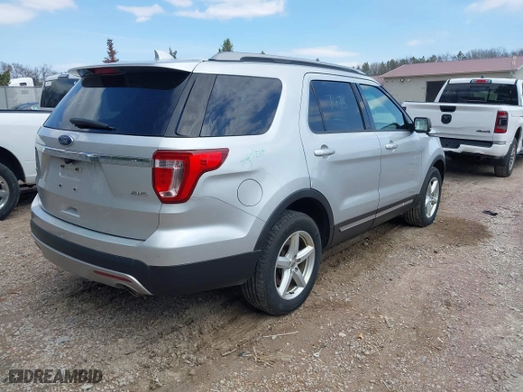 2017 Ford Explorer XLT with VIN 1FM5K8D88HGA32272, listed as a IAAI auction lot 41897475 with 166,846 mi miles. Bid and sale history available at carsss.com. Image 4.