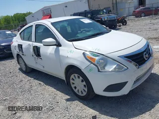 2017 Nissan Versa SV z VIN 3N1CN7APXHL875378, wystawiony jako IAAI lot #42049599 z przebiegiem 128 394 mil mil oraz . Historia ofert i sprzedaży dostępna na DreamBid. Obrazek 1.
