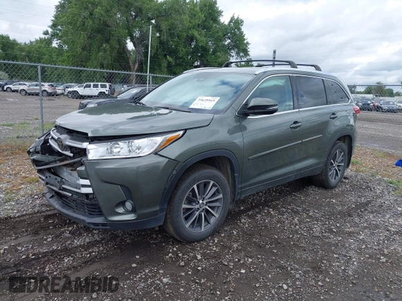 2018 Toyota Highlander SE with VIN 5TDJZRFH9JS823049, listed as a IAAI auction lot 39639165 with 85,990 mi miles and . Bid and sale history available at DreamBid. Image 18.