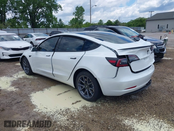2023 Tesla Model 3 z VIN 5YJ3E1EA8PF608429, wystawiony jako IAAI lot #42345888 z przebiegiem 14 907 mil mil oraz . Historia ofert i sprzedaży dostępna na DreamBid. Obrazek 3.