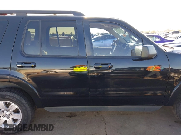 2010 Ford Explorer XLT z VIN 1FMEU6DE6AUA59210, wystawiony jako IAAI lot #41999624 z przebiegiem 131 373 mil mil oraz . Historia ofert i sprzedaży dostępna na DreamBid. Obrazek 13.