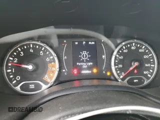 2020 Jeep Renegade Latitude with VIN ZACNJBBB3LPM07156, listed as a Copart auction lot 47897465 with 43,988 mi miles and Salvage title. Bid and sale history available at DreamBid. Image 9.
