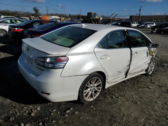 2010 Lexus HS 250h with VIN JTHBB1BA8A2019818, listed as a Copart auction lot 82401384 with 115,184 mi miles and Salvage Title. Bid and sale history available at DreamBid. Image 3.