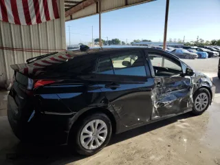 2020 Toyota Prius L Eco with VIN JTDKARFU5L3106788, listed as a Copart auction lot 49792965 with 132,977 mi miles and Non Repairable. Bid and sale history available at carsss.com. Image 3.