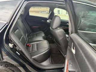 2010 Honda Crosstour EX-L z VIN 5J6TF2H56AL005365, wystawiony jako Copart lot #53543575 z przebiegiem 199 821 mil mil oraz Czysty tytuł • Clean title. Historia ofert i sprzedaży dostępna na DreamBid. Obrazek 6.