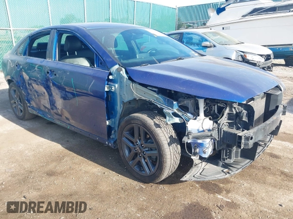 2021 Kia Forte GT-Line с VIN 3KPF34AD6ME268283, выставлен на аукционе IAAI как лот 42240418 с пробегом 77 425 миль миль и . История ставок и продаж доступна на DreamBid. Изображение 1.