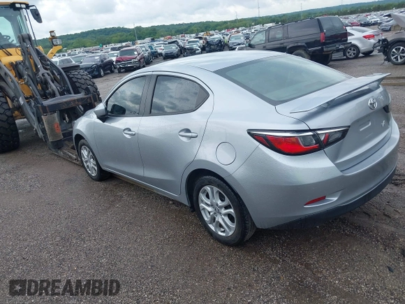 2014 Chevrolet Cruze LS with VIN 1G1PA5SH7E7139450, listed as a IAAI auction lot 42003875 with 172,449 mi miles and . Bid and sale history available at DreamBid. Image 3.