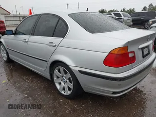 2000 BMW 3 Series 328i with VIN WBAAM533XYEJ40578, listed as a IAAI auction lot 42497924 with Not provided miles and . Bid and sale history available at DreamBid. Image 3.
