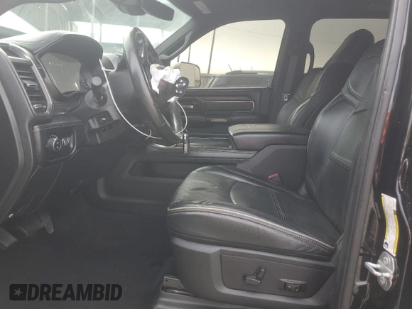 2019 Ram 2500 Limited z VIN 3C6UR5TL5KG540024, wystawiony jako Copart lot #84827294 z przebiegiem Nie podano mil oraz Szkoda całkowita • Salvage title. Historia ofert i sprzedaży dostępna na DreamBid. Obrazek 7.