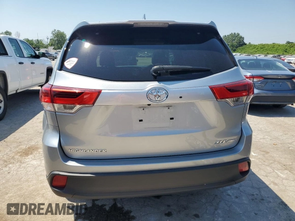 2018 Toyota Highlander SE z VIN 5TDJZRFH0JS553399, wystawiony jako Copart lot #59171004 z przebiegiem 76 883 mil mil oraz Szkoda całkowita • Salvage title. Historia ofert i sprzedaży dostępna na DreamBid. Obrazek 6.