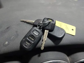 2006 Pontiac Vibe z VIN 5Y2SL65846Z409883, wystawiony jako IAAI lot #41585658 z przebiegiem 299 999 mil mil oraz . Historia ofert i sprzedaży dostępna na DreamBid. Obrazek 11.