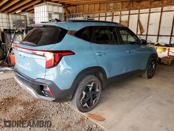 2024 Kia Seltos EX with VIN KNDERCAA1R7639951, listed as a Copart auction lot 46897115 with 1,136 mi miles and Clean Title. Bid and sale history available at DreamBid. Image 3.